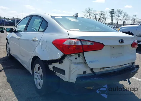 2015 Kia Forte Lx из США, поврежденный, VIN KNAFX4A66F5328175